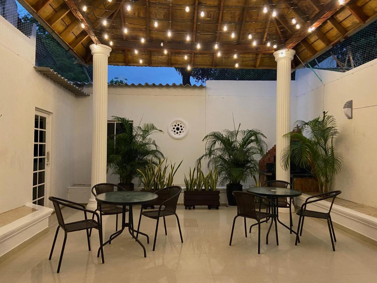 Porto's Hotel