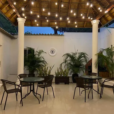 Porto's Hotel